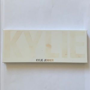 Kylie Cosmetics Peach Extended Palette